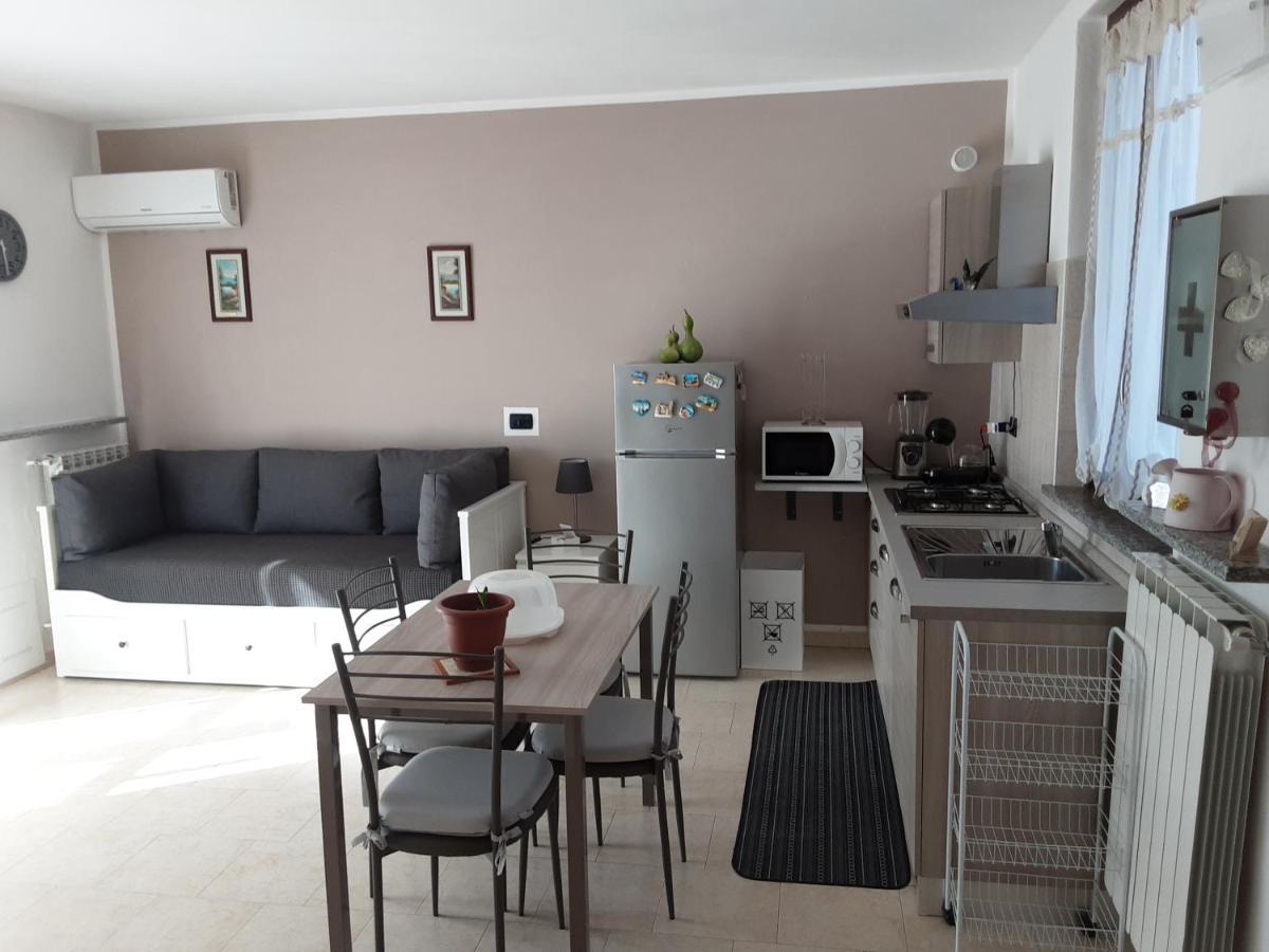 Appartamento Sofia In Zona Residenziale Strategica Wifi Gratuito Carbonara al Ticino Bagian luar foto