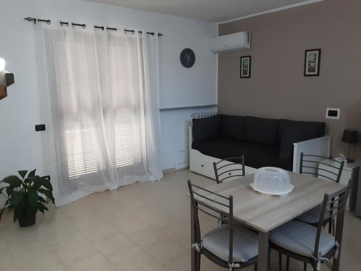 Appartamento Sofia In Zona Residenziale Strategica Wifi Gratuito Carbonara al Ticino Bagian luar foto